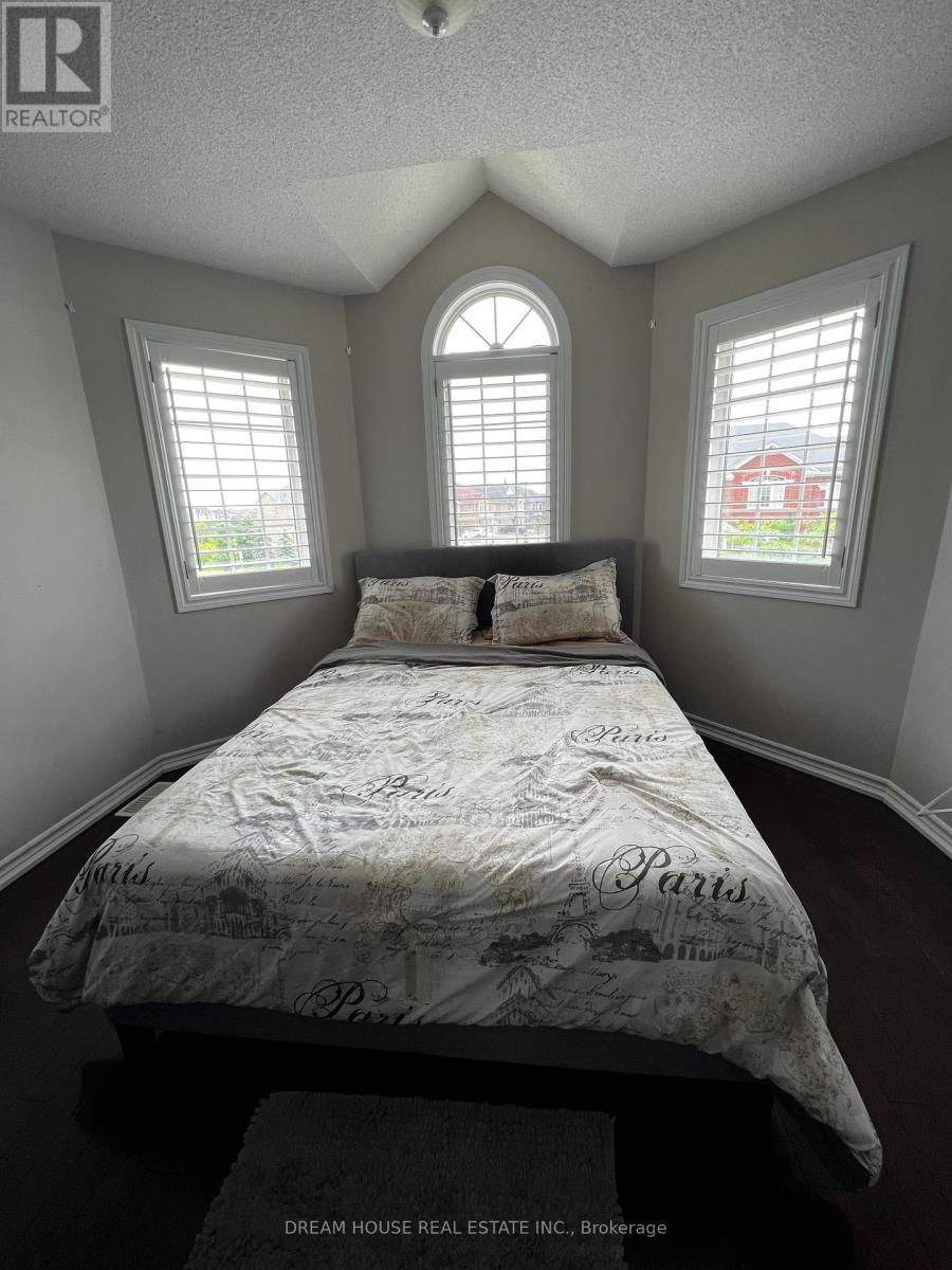 Main - 42 Toddville Road, Brampton, Ontario  L6P 3J2 - Photo 3 - W12830418