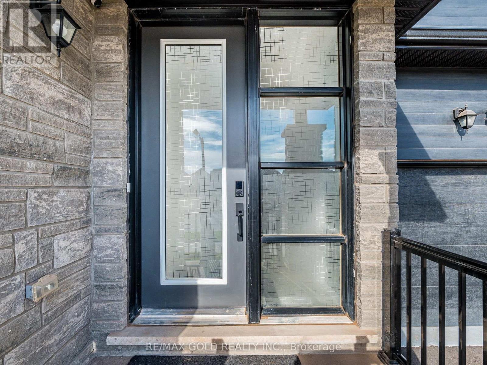 1339 Pellican Pass, Oakville, Ontario  L6H 7Z9 - Photo 2 - W12830420