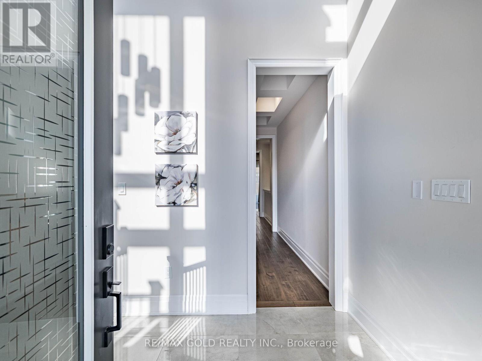 1339 Pellican Pass, Oakville, Ontario  L6H 7Z9 - Photo 3 - W12830420