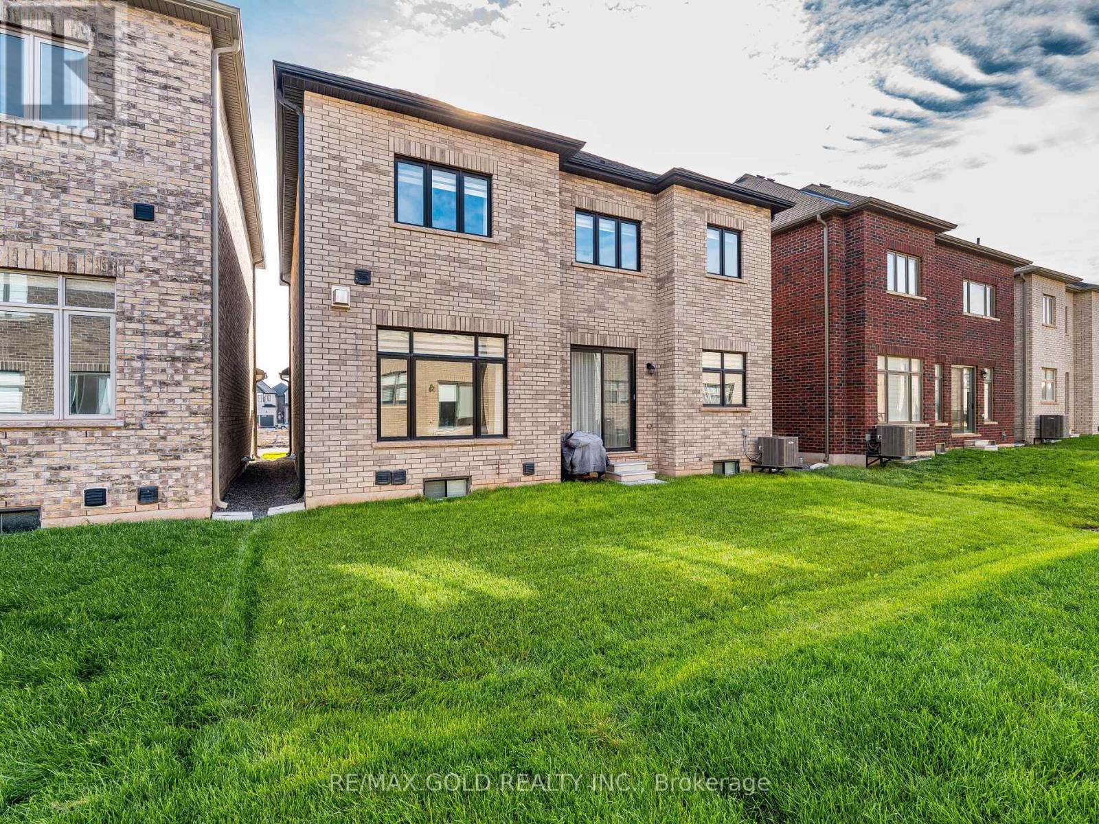 1339 Pellican Pass, Oakville, Ontario  L6H 7Z9 - Photo 43 - W12830420