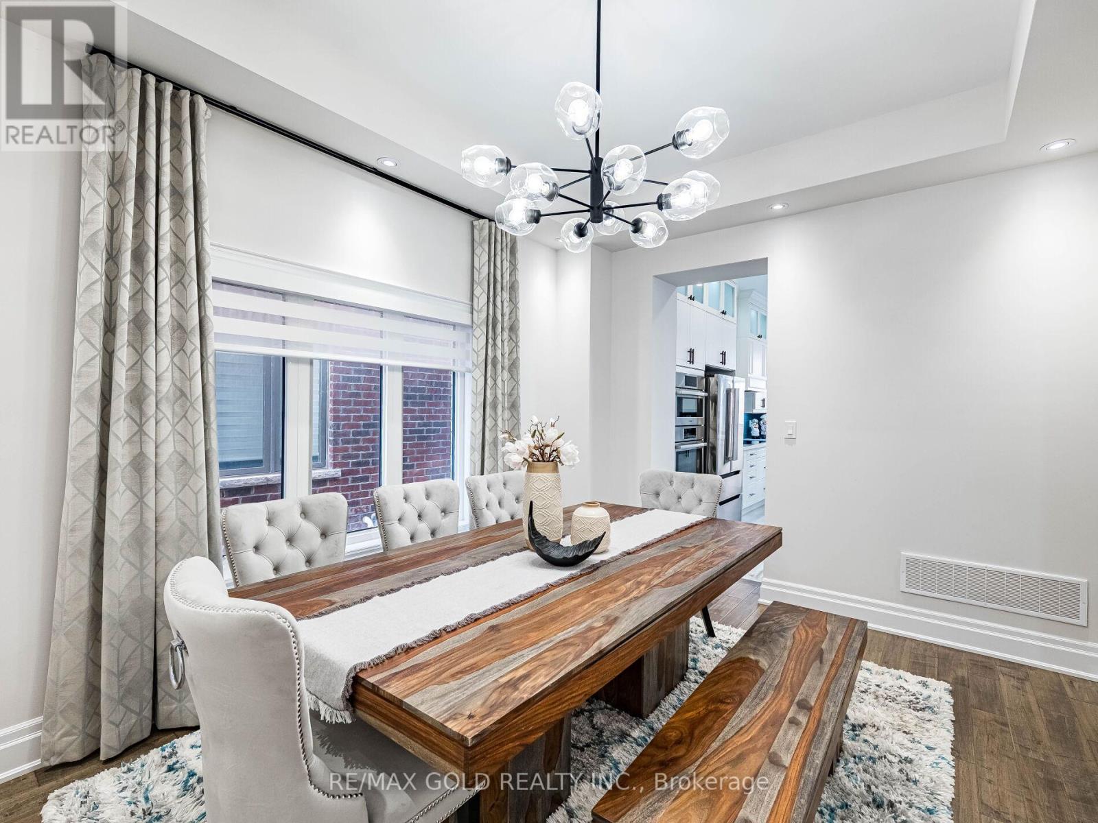 1339 Pellican Pass, Oakville, Ontario  L6H 7Z9 - Photo 8 - W12830420