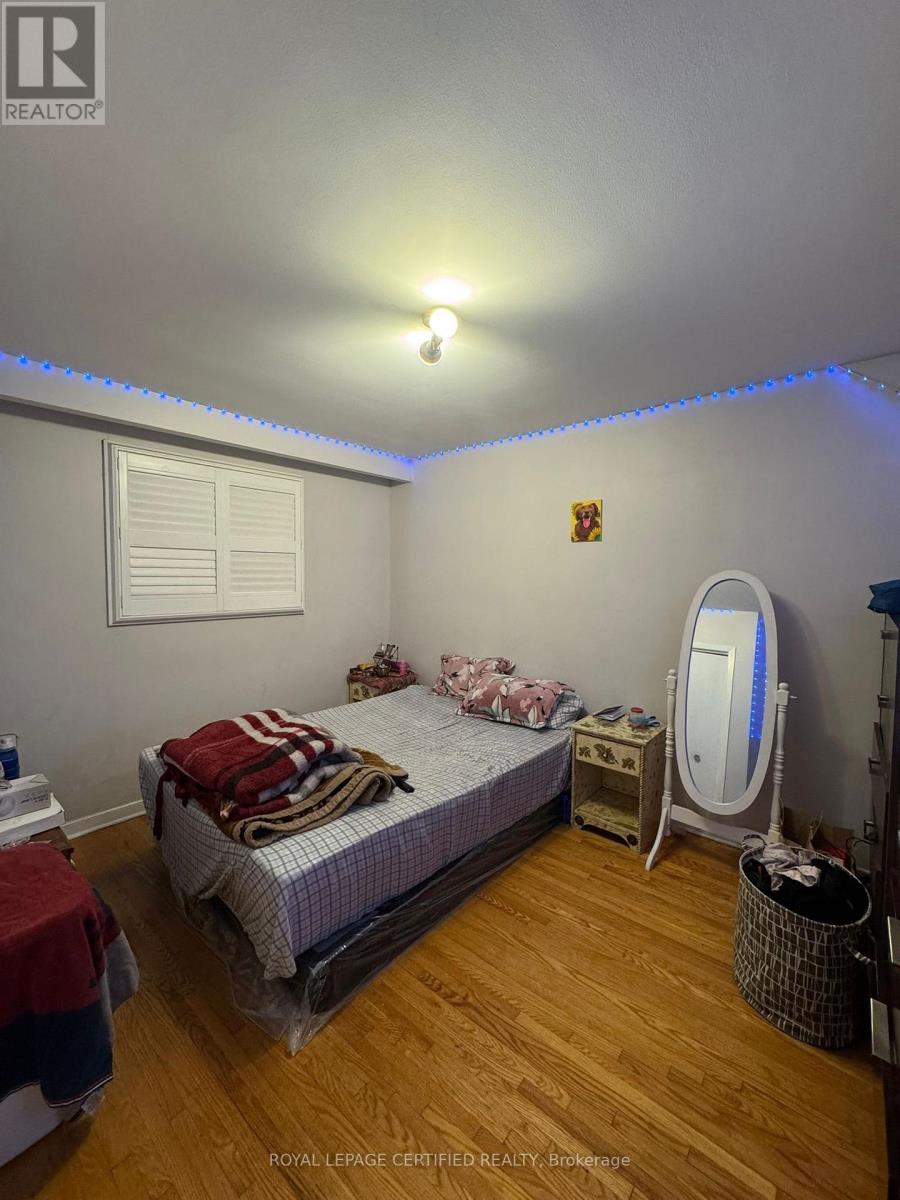 200 Redgrave Drive, Toronto, Ontario  M9R 3V9 - Photo 14 - W12830424