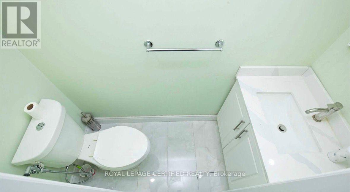 200 Redgrave Drive, Toronto, Ontario  M9R 3V9 - Photo 15 - W12830424