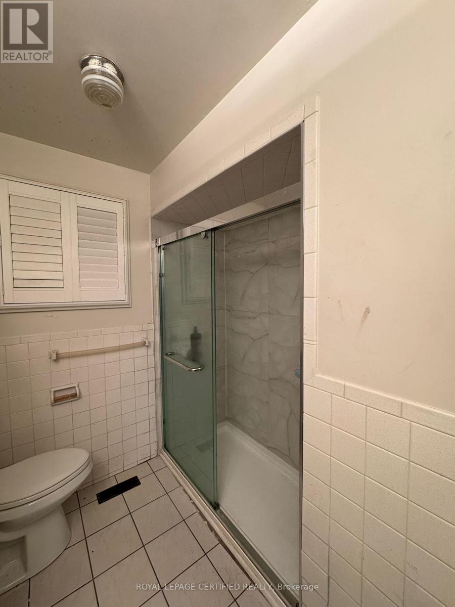 200 Redgrave Drive, Toronto, Ontario  M9R 3V9 - Photo 17 - W12830424