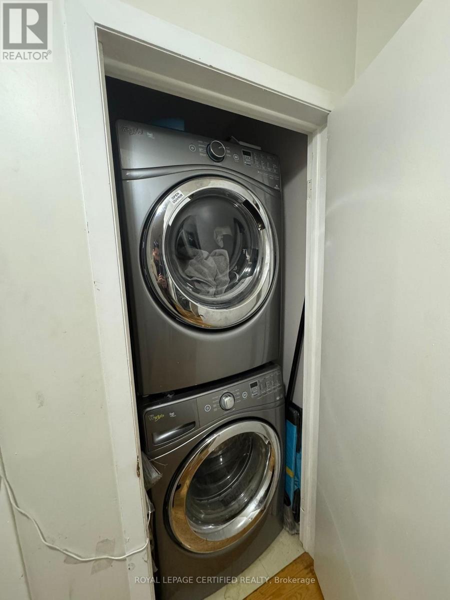 200 Redgrave Drive, Toronto, Ontario  M9R 3V9 - Photo 19 - W12830424