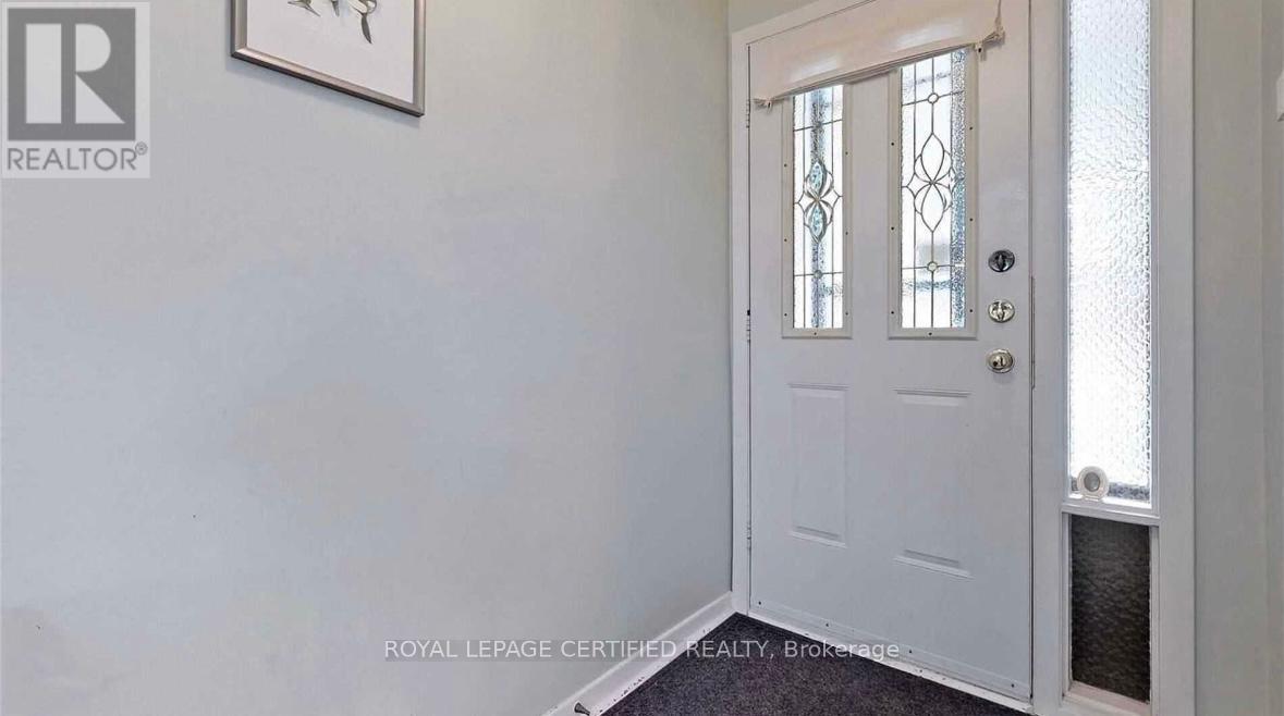 200 Redgrave Drive, Toronto, Ontario  M9R 3V9 - Photo 3 - W12830424