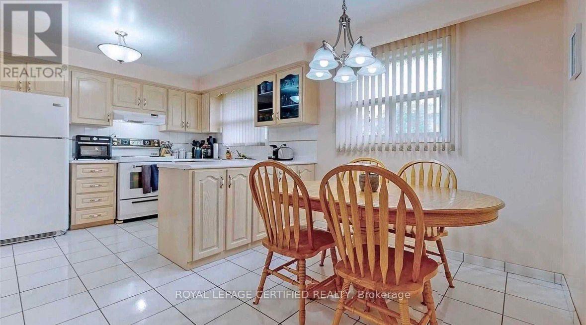 200 Redgrave Drive, Toronto, Ontario  M9R 3V9 - Photo 6 - W12830424