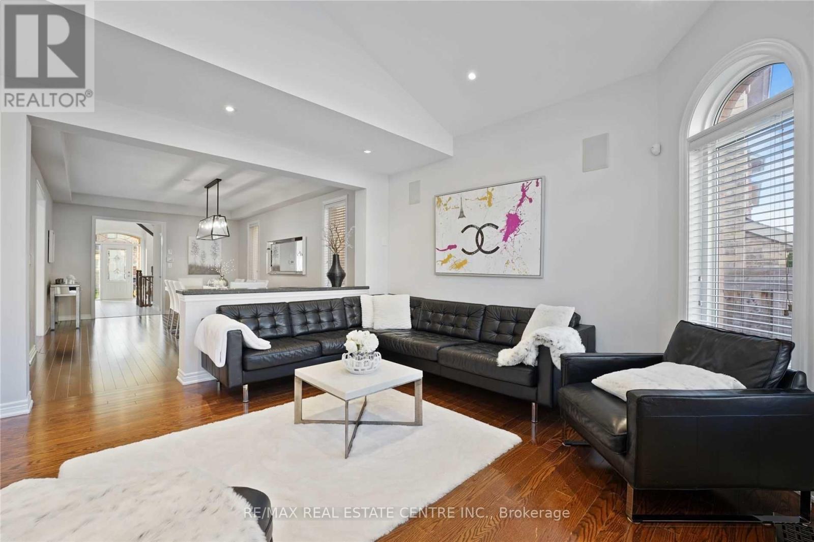 2470 Kwinter Road, Oakville, Ontario  L6M 0K6 - Photo 18 - W12830426