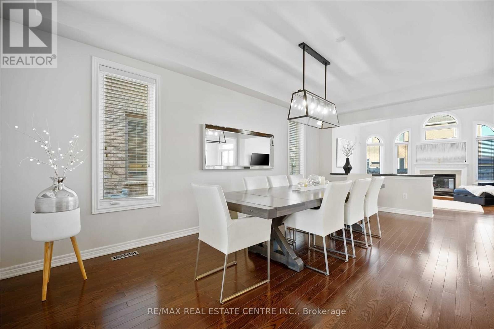 2470 Kwinter Road, Oakville, Ontario  L6M 0K6 - Photo 22 - W12830426