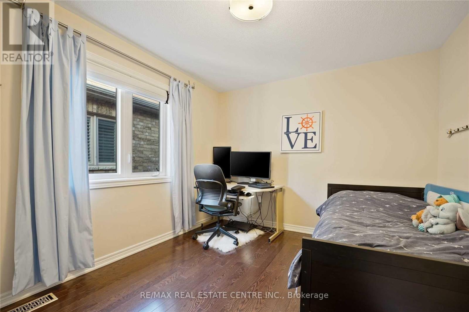 2470 Kwinter Road, Oakville, Ontario  L6M 0K6 - Photo 28 - W12830426