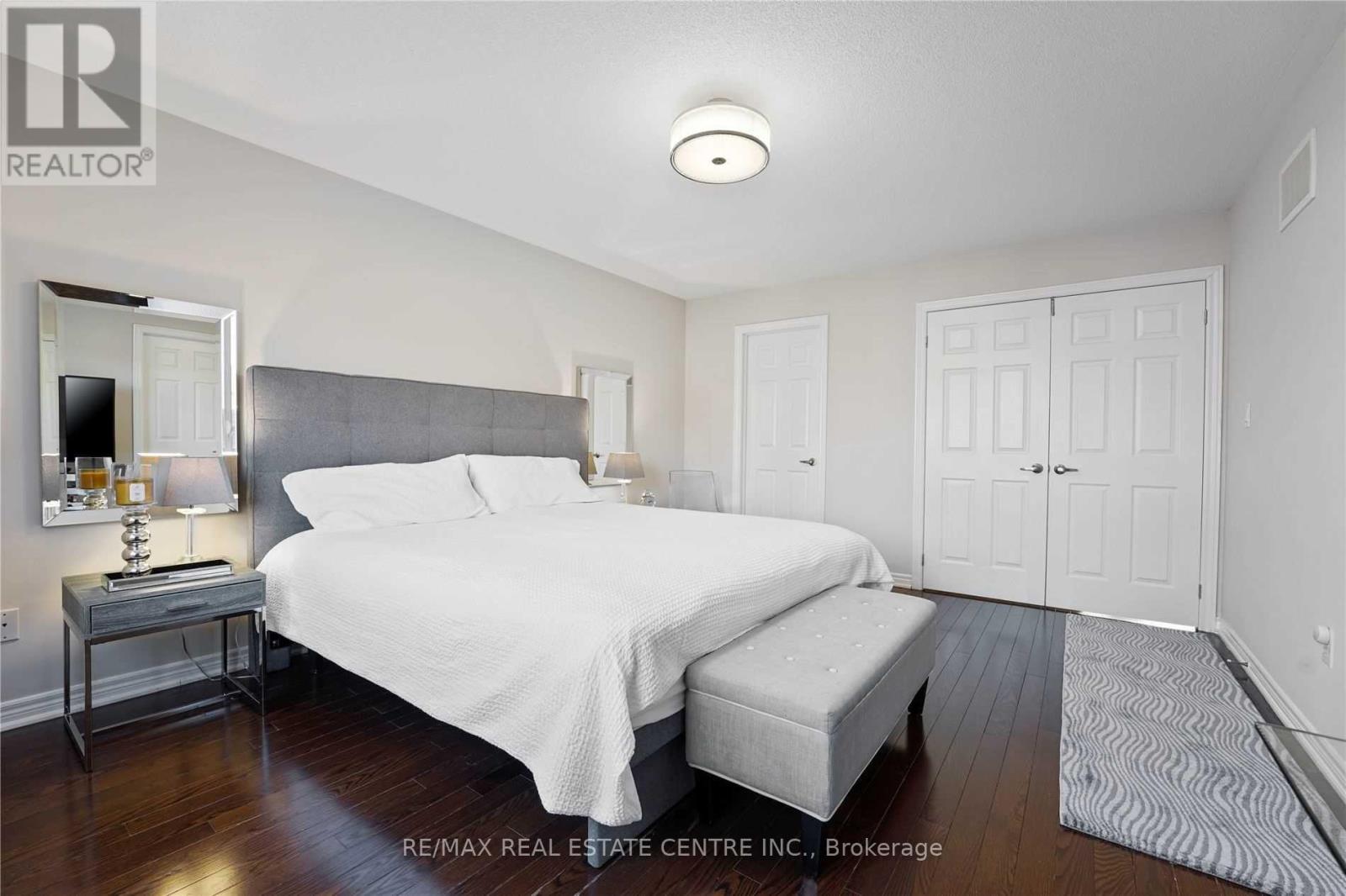 2470 Kwinter Road, Oakville, Ontario  L6M 0K6 - Photo 31 - W12830426