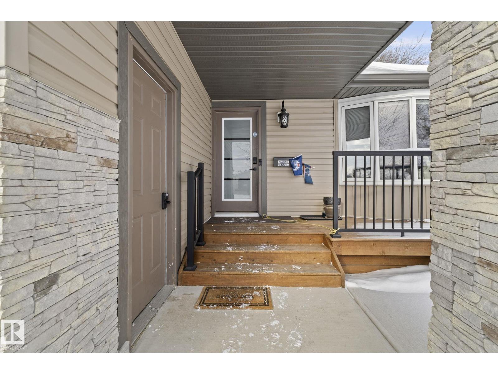 12116 148 Av Nw, Edmonton, Alberta  T5K 1V6 - Photo 3 - E4475207