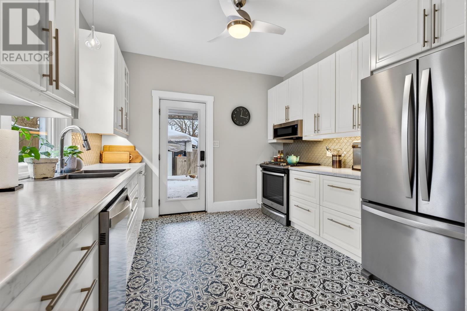 361-363 Queen Street, Charlottetown, Prince Edward Island C1A 4C7 - Photo 13 - 202603500