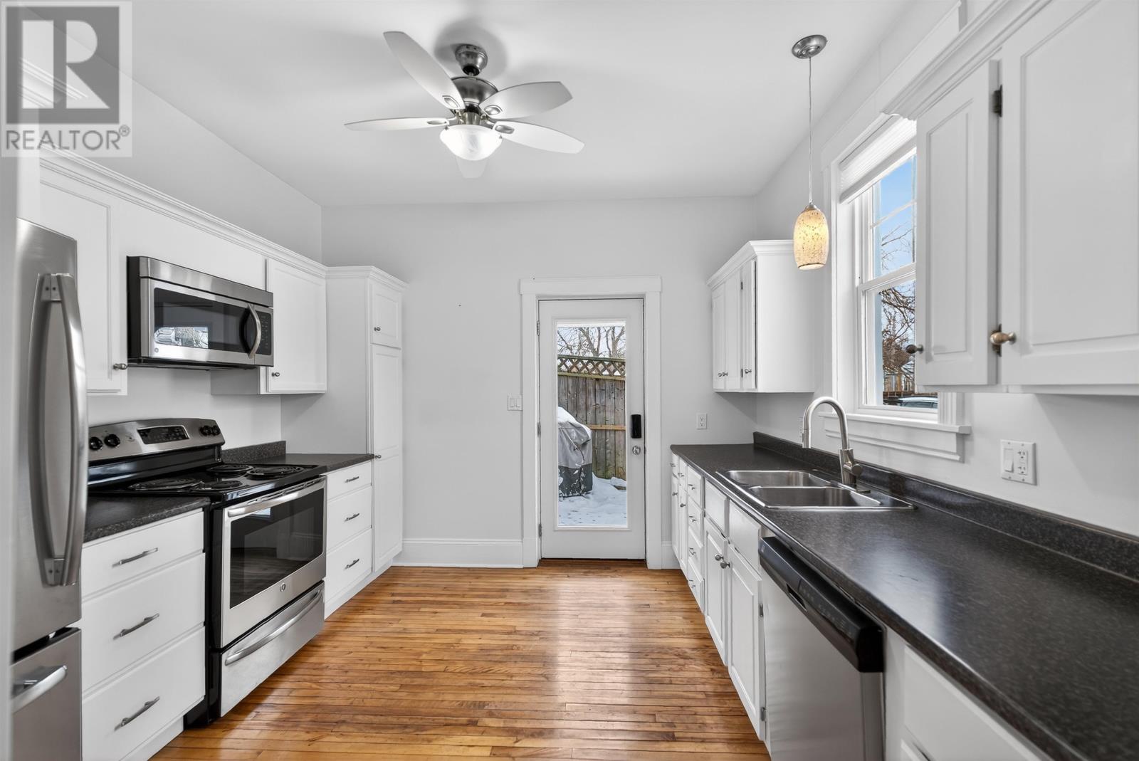 361-363 Queen Street, Charlottetown, Prince Edward Island C1A 4C7 - Photo 34 - 202603500