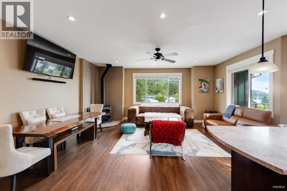 746 Upper Crescent, Britannia Beach, British Columbia  V8B 1J2 - Photo 12 - R3094427