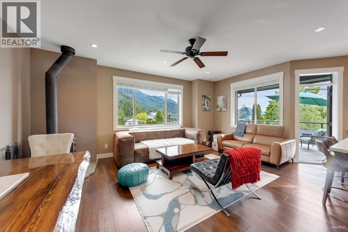 746 Upper Crescent, Britannia Beach, British Columbia  V8B 1J2 - Photo 13 - R3094427