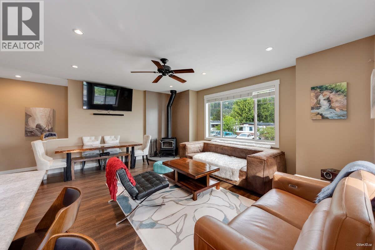 746 Upper Crescent, Britannia Beach, British Columbia  V8B 1J2 - Photo 14 - R3094427