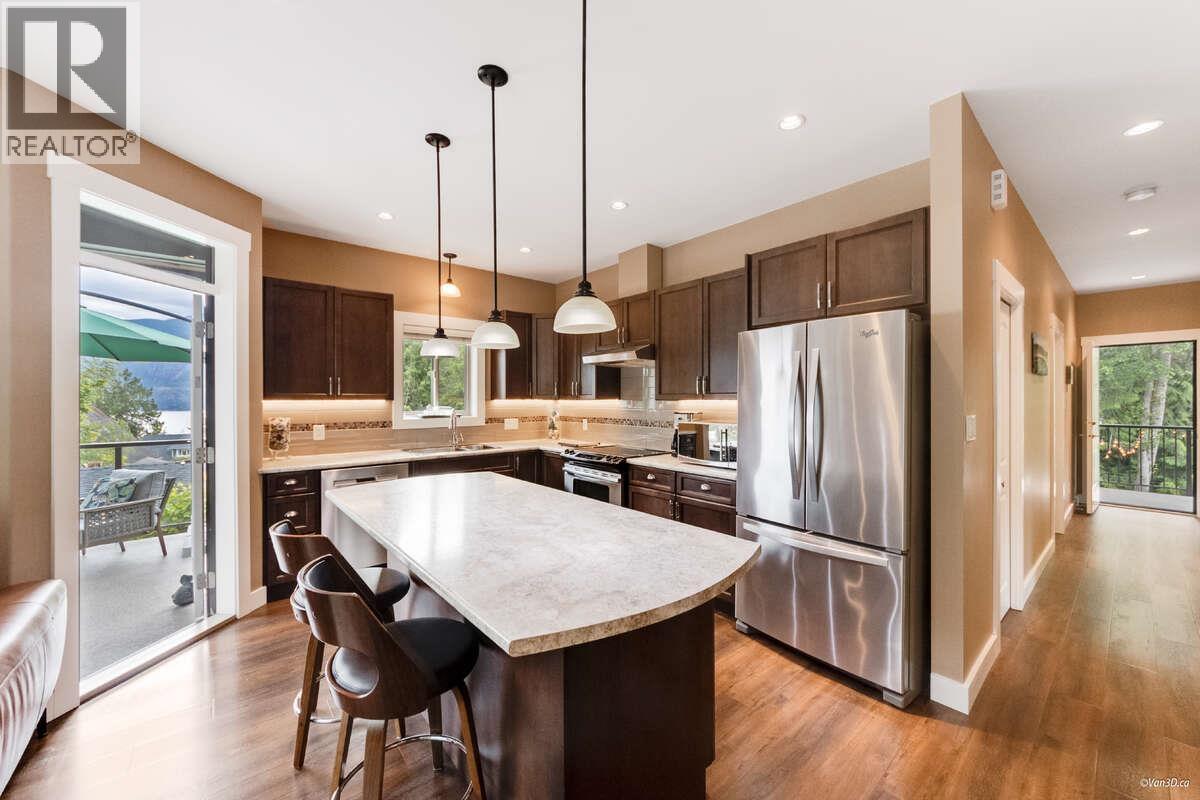 746 Upper Crescent, Britannia Beach, British Columbia  V8B 1J2 - Photo 18 - R3094427