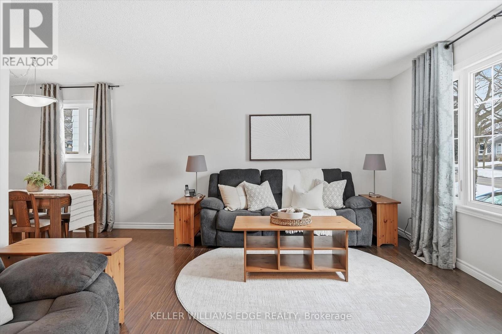 2112 Cavendish Drive, Burlington, Ontario  L7P 1Z3 - Photo 6 - W12830434