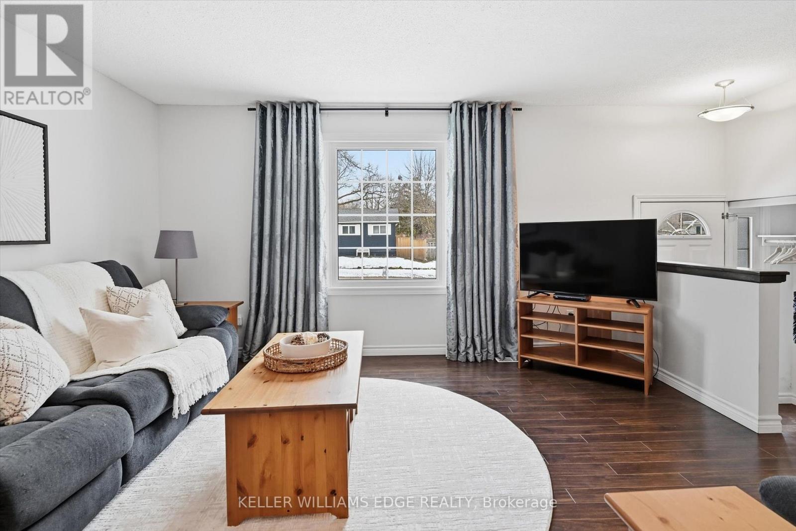 2112 Cavendish Drive, Burlington, Ontario  L7P 1Z3 - Photo 9 - W12830434