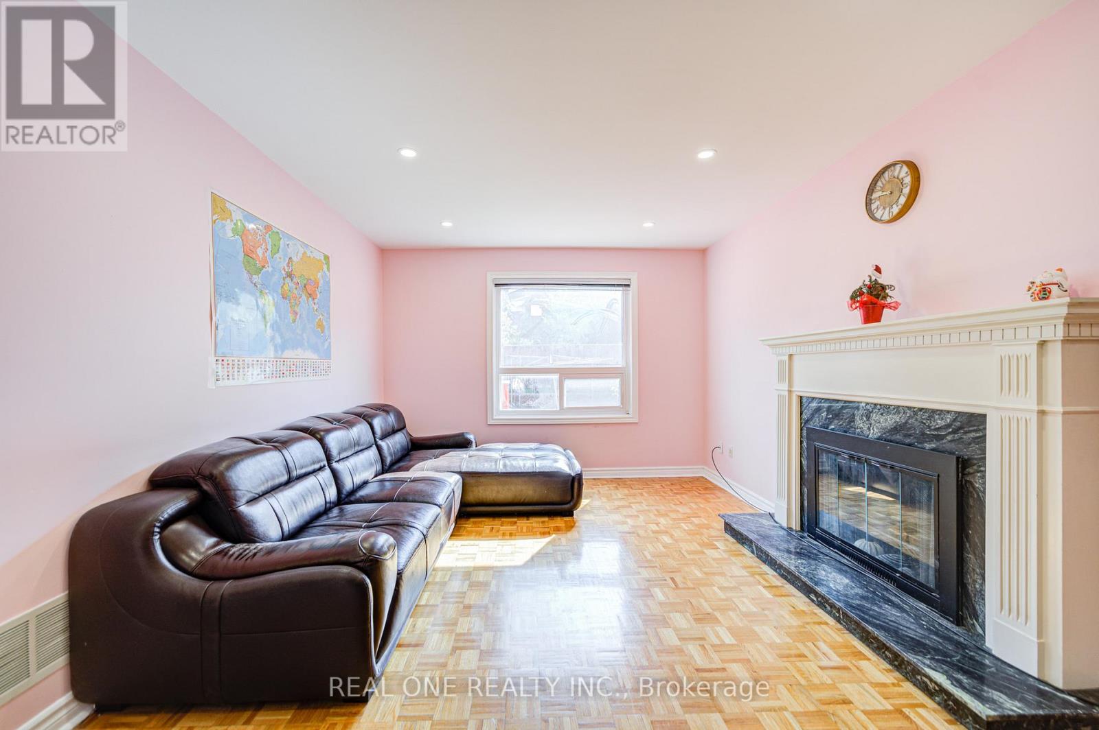 203 Valleymede Drive, Richmond Hill, Ontario  L4B 3S4 - Photo 19 - N12821986