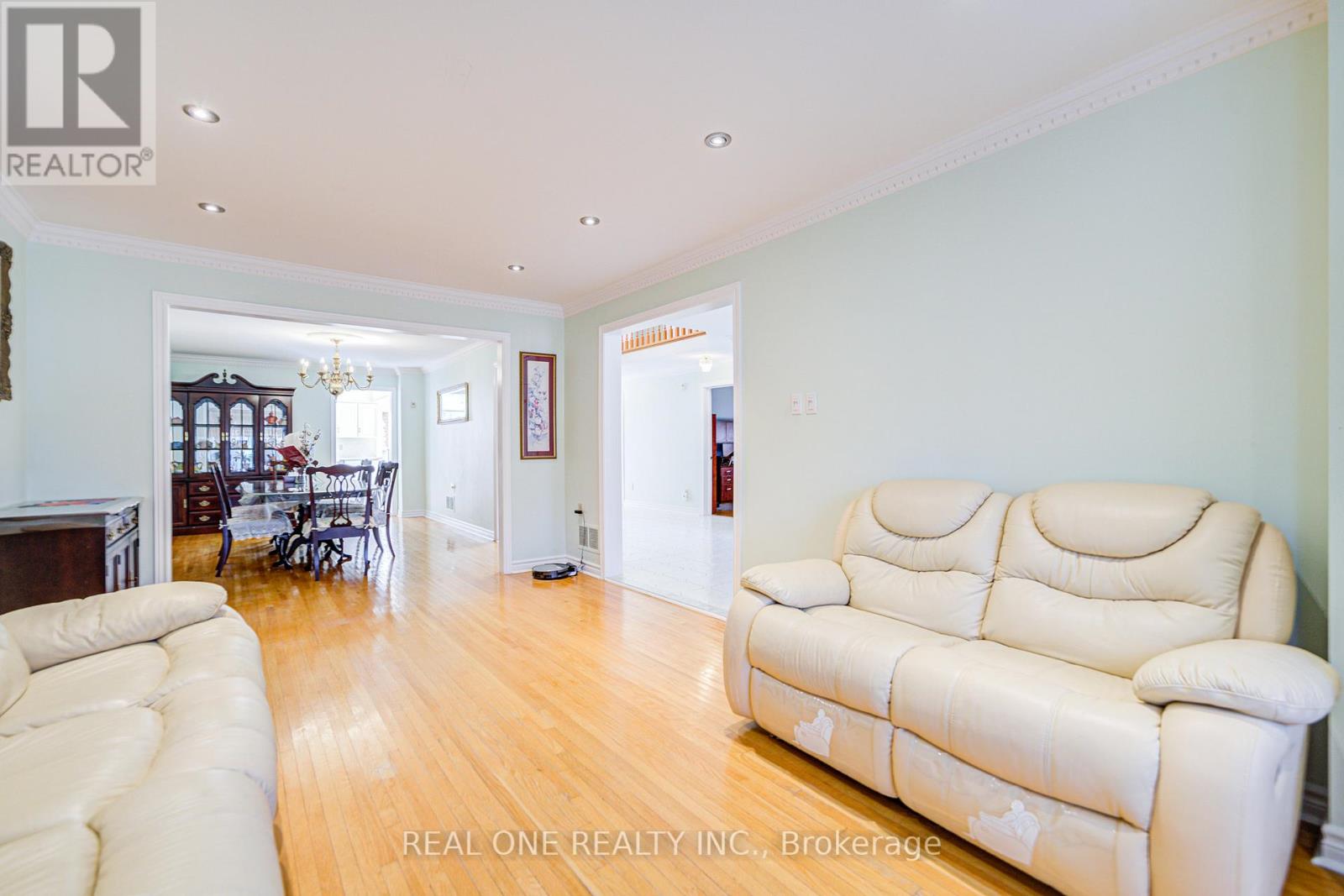 203 Valleymede Drive, Richmond Hill, Ontario  L4B 3S4 - Photo 10 - N12821986