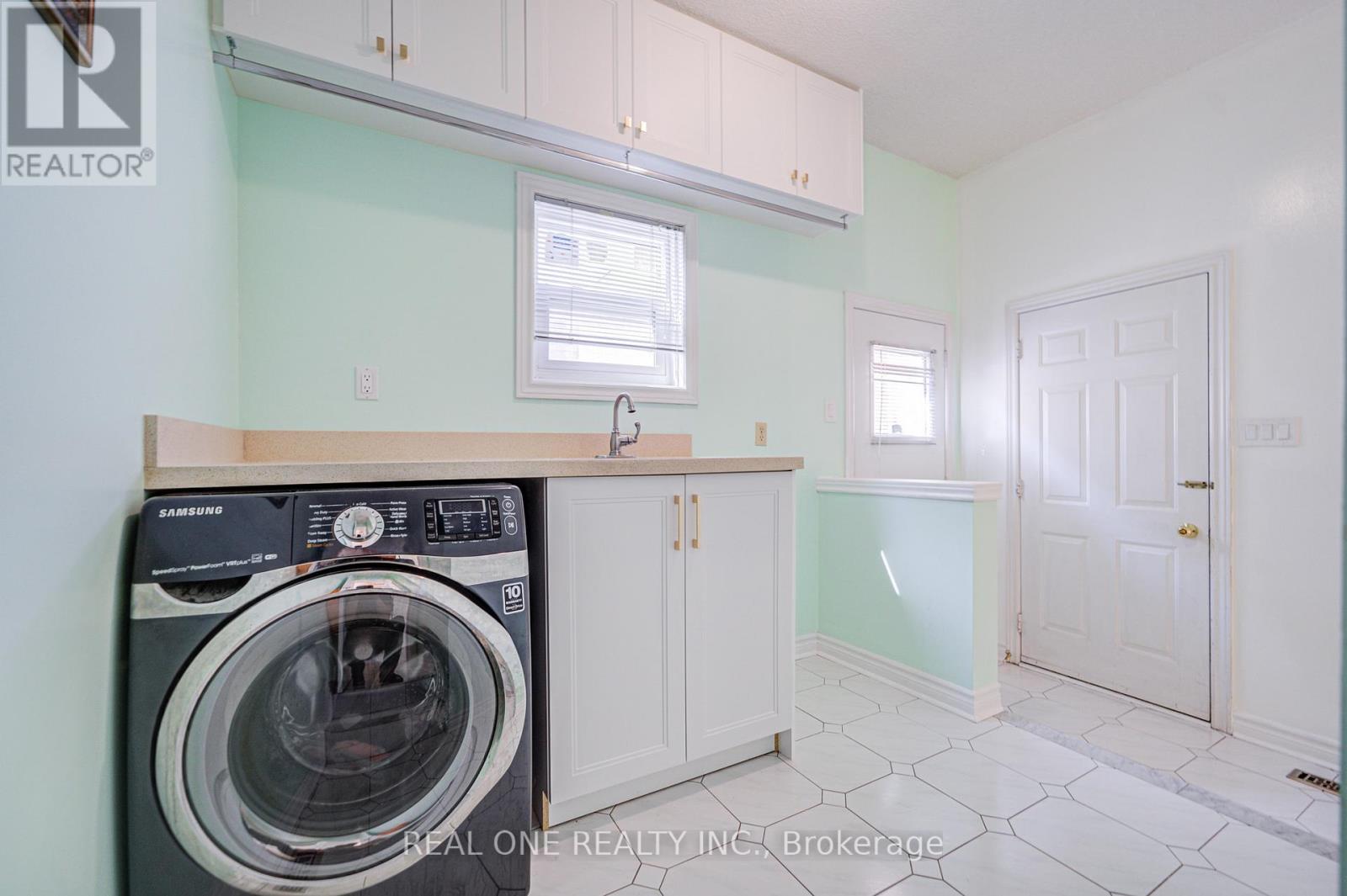 203 Valleymede Drive, Richmond Hill, Ontario  L4B 3S4 - Photo 20 - N12821986