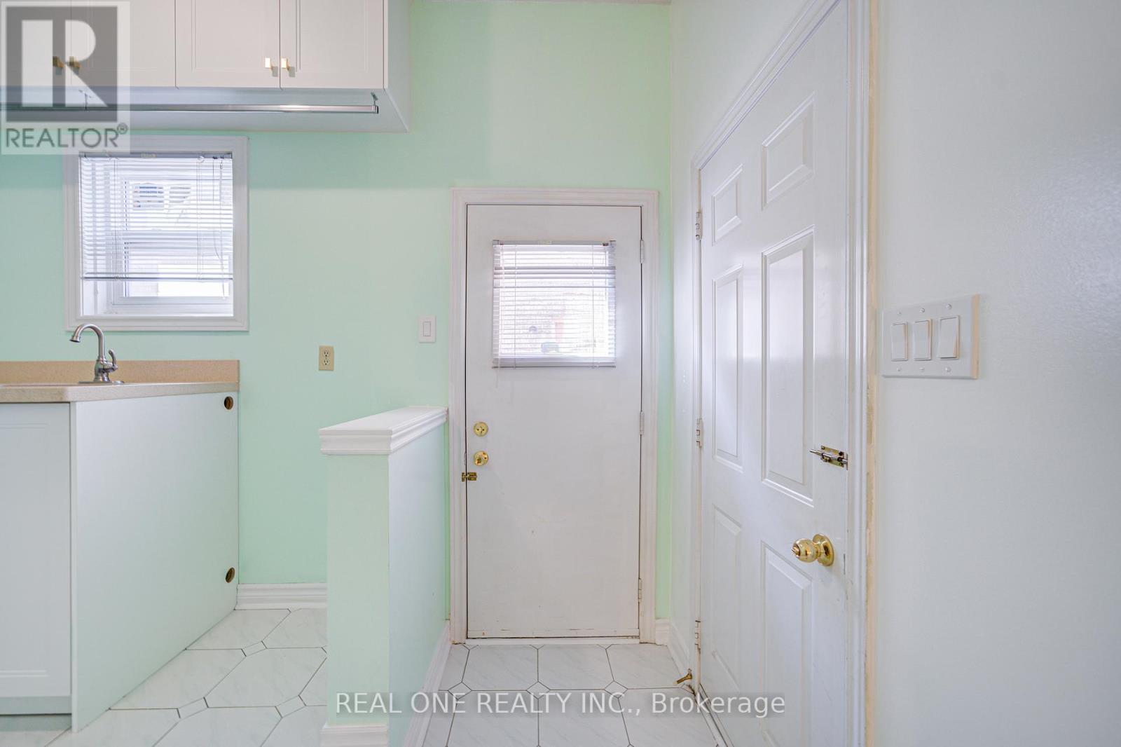 203 Valleymede Drive, Richmond Hill, Ontario  L4B 3S4 - Photo 21 - N12821986