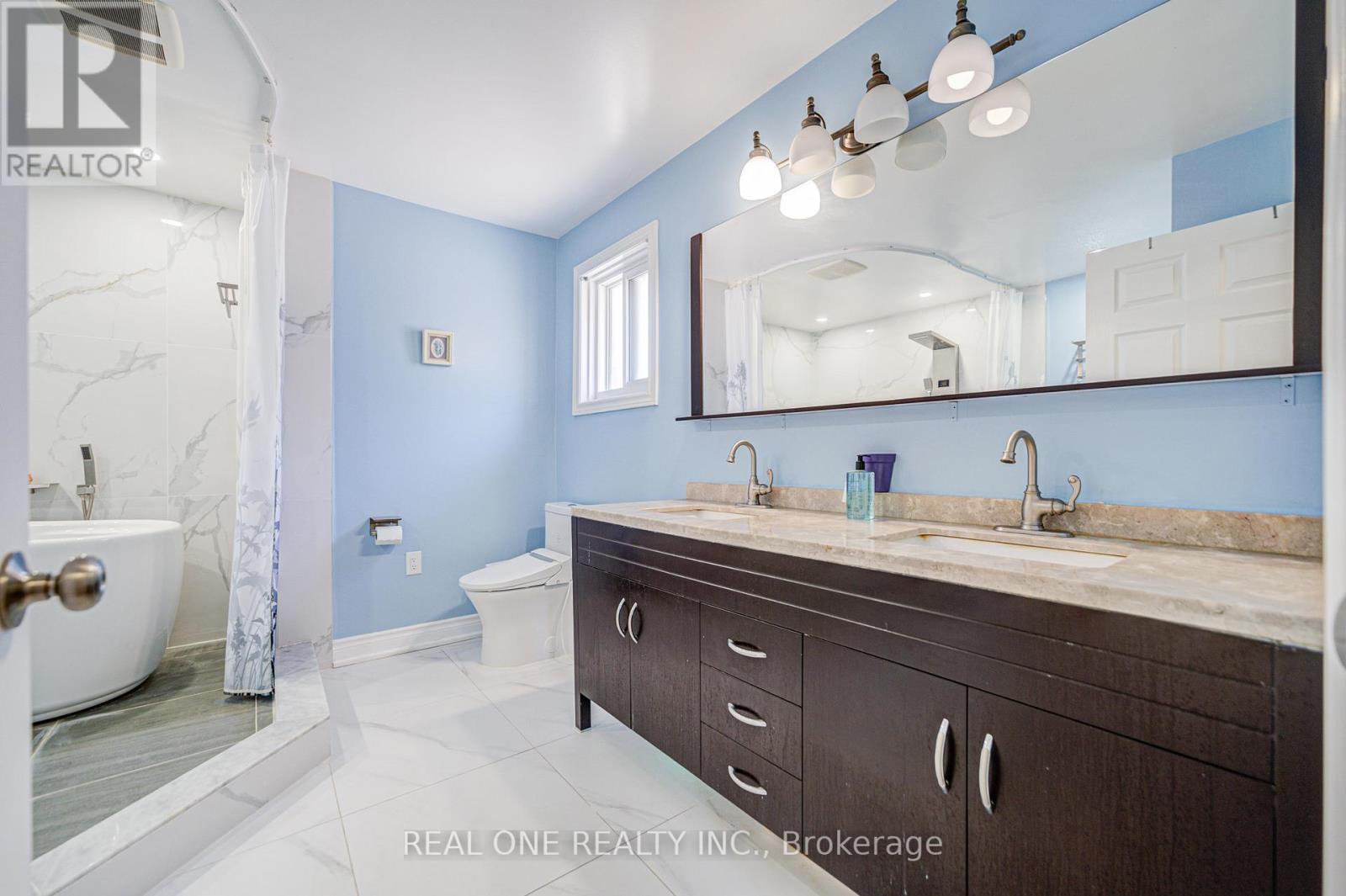 203 Valleymede Drive, Richmond Hill, Ontario  L4B 3S4 - Photo 27 - N12821986