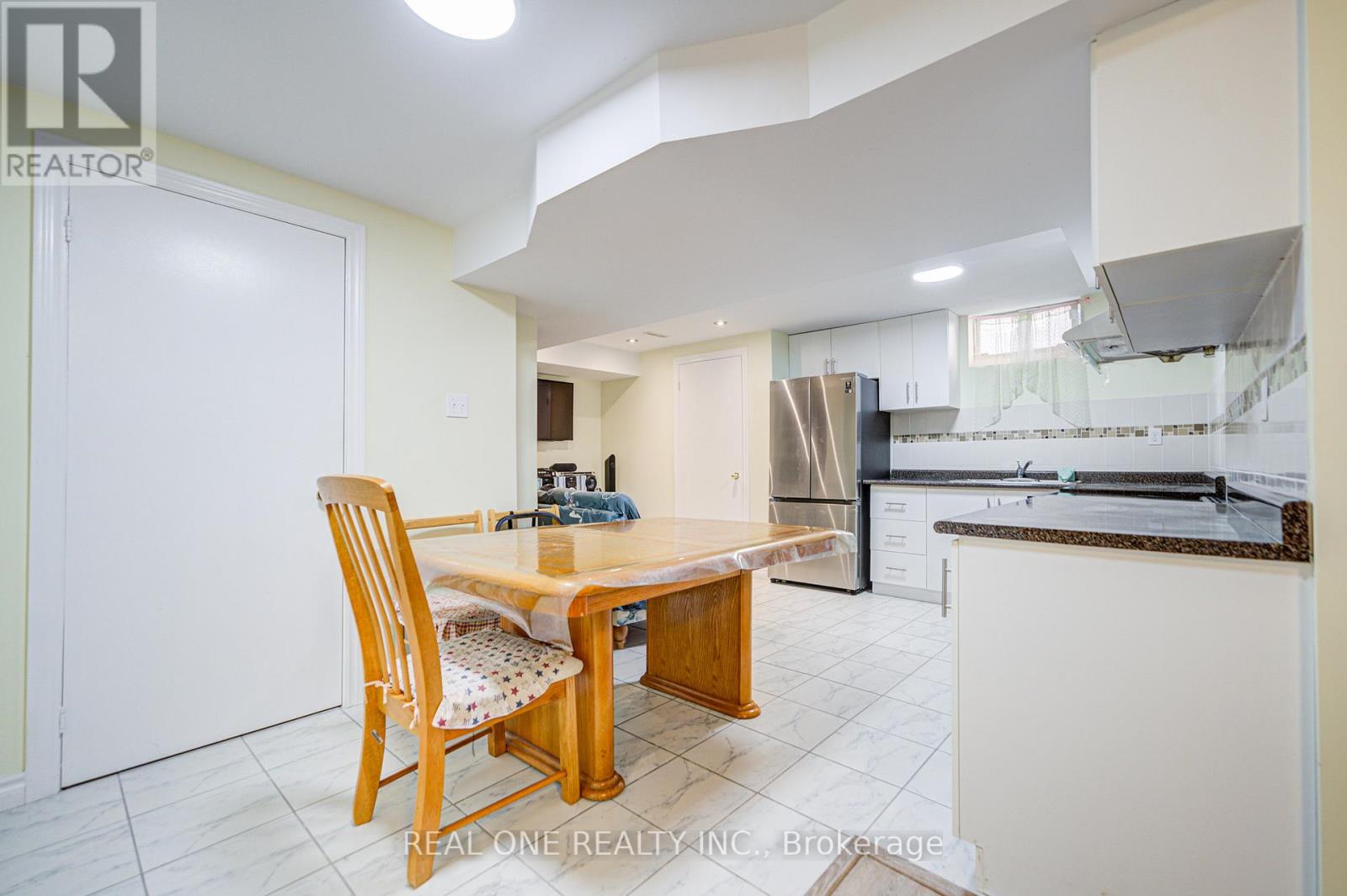 203 Valleymede Drive, Richmond Hill, Ontario  L4B 3S4 - Photo 38 - N12821986