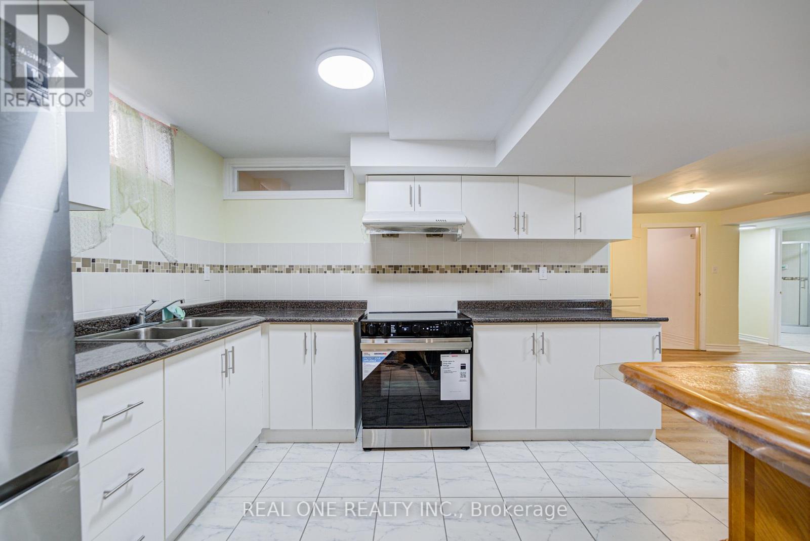 203 Valleymede Drive, Richmond Hill, Ontario  L4B 3S4 - Photo 39 - N12821986