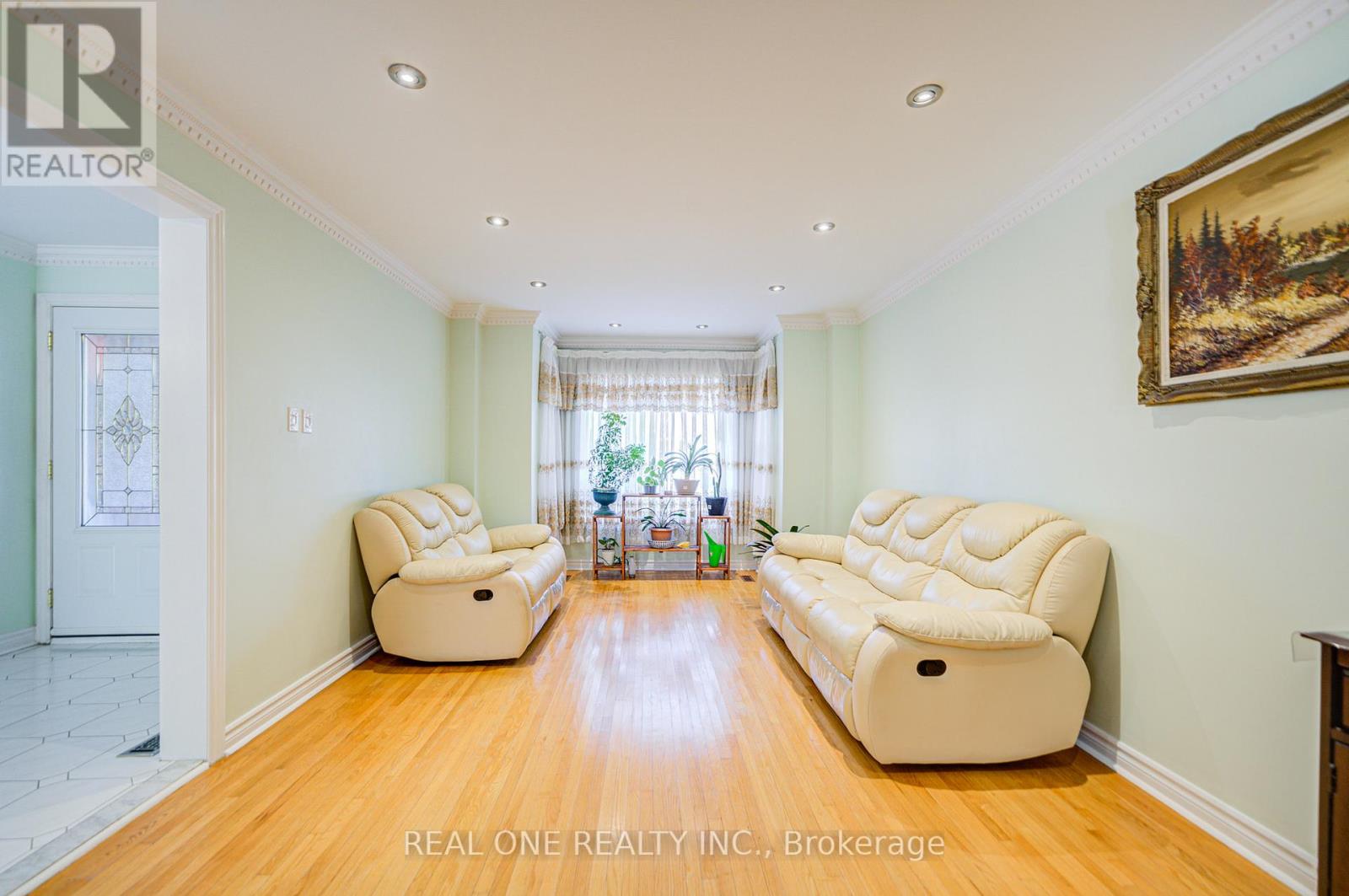 203 Valleymede Drive, Richmond Hill, Ontario  L4B 3S4 - Photo 9 - N12821986