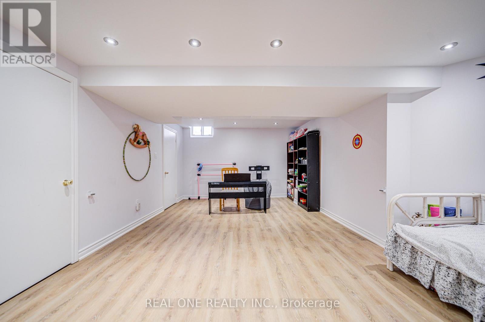 203 Valleymede Drive, Richmond Hill, Ontario  L4B 3S4 - Photo 43 - N12821986