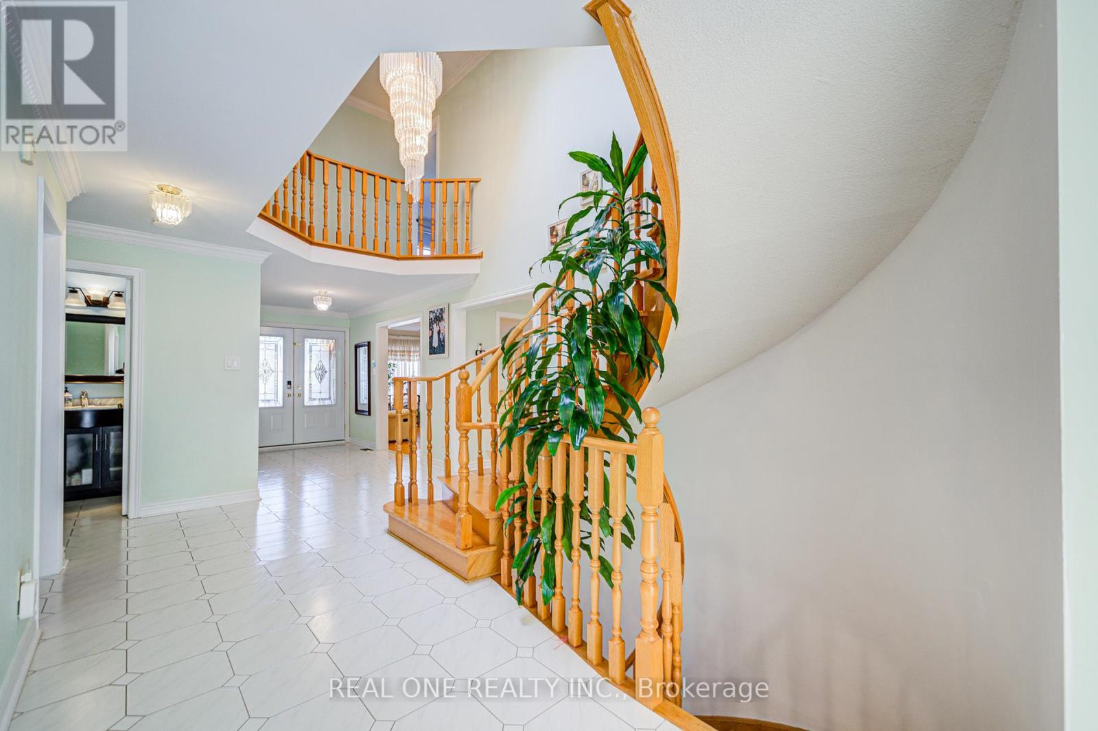 203 Valleymede Drive, Richmond Hill, Ontario  L4B 3S4 - Photo 8 - N12821986