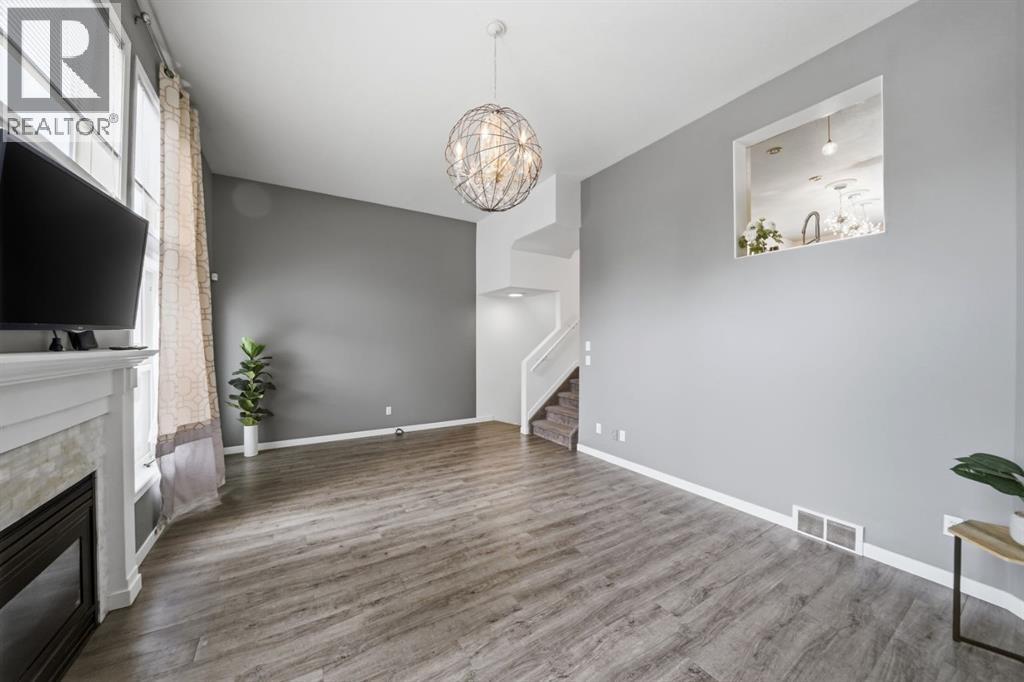 9 Kerry Wood Mews, Red Deer, Alberta  T4N 7B8 - Photo 7 - A2289014