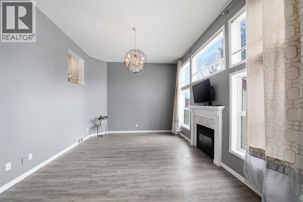 9 Kerry Wood Mews, Red Deer, Alberta  T4N 7B8 - Photo 5 - A2289014