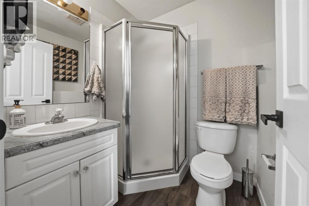 9 Kerry Wood Mews, Red Deer, Alberta  T4N 7B8 - Photo 27 - A2289014