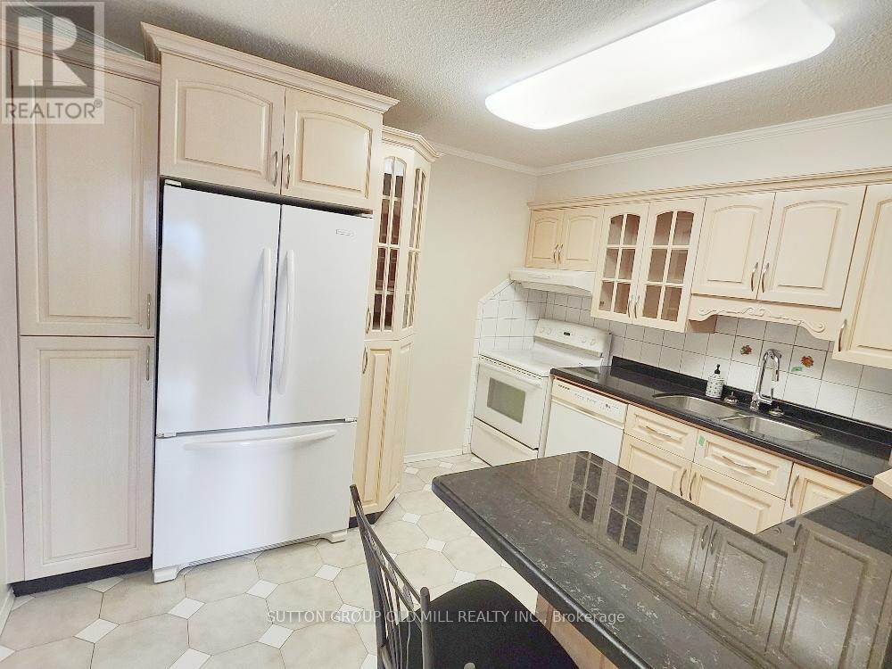 F17 - 288 Mill Road, Toronto, Ontario  M9C 4X7 - Photo 2 - W12830444