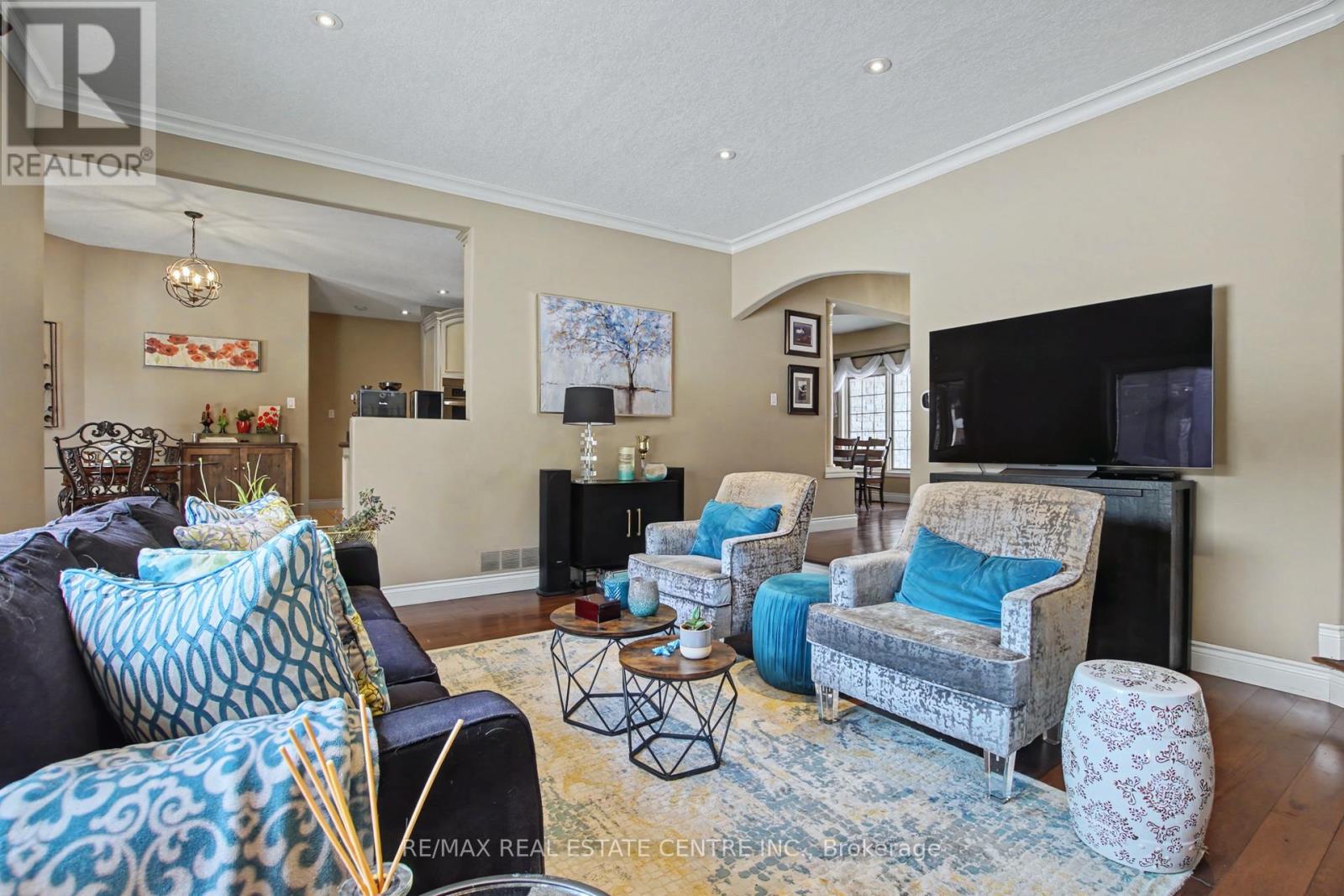 2 Irongate Drive, Brant, Ontario  N3L 4G4 - Photo 11 - X12830452