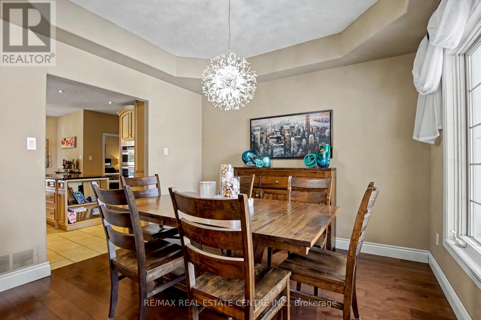 2 Irongate Drive, Brant, Ontario  N3L 4G4 - Photo 4 - X12830452