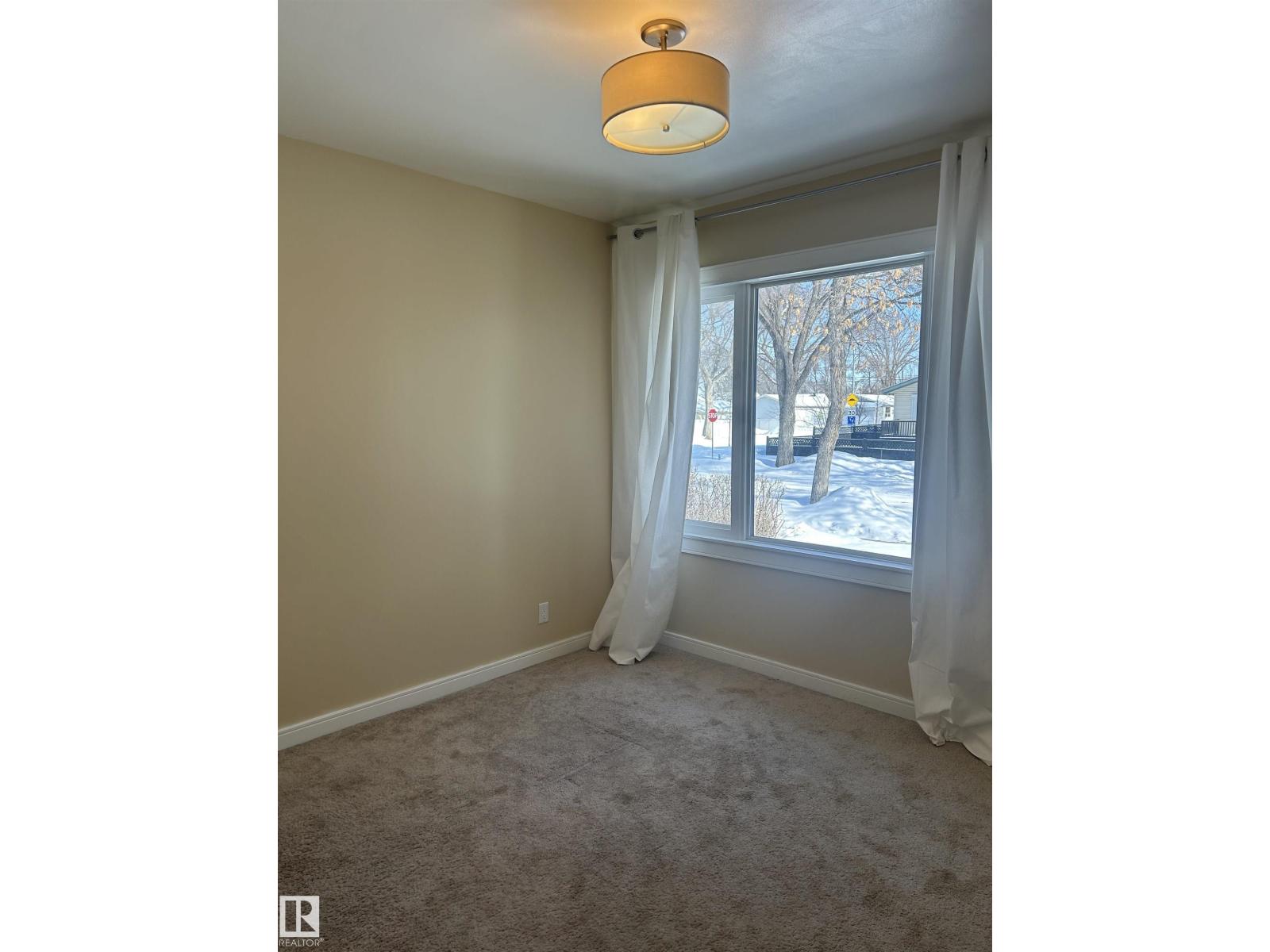 12338 91 St Nw, Edmonton, Alberta  T5B 4C5 - Photo 11 - E4475335