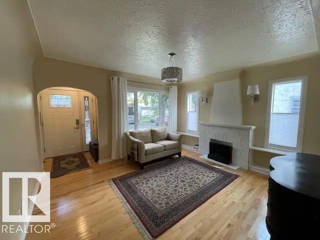 12338 91 St Nw, Edmonton, Alberta  T5B 4C5 - Photo 3 - E4475335