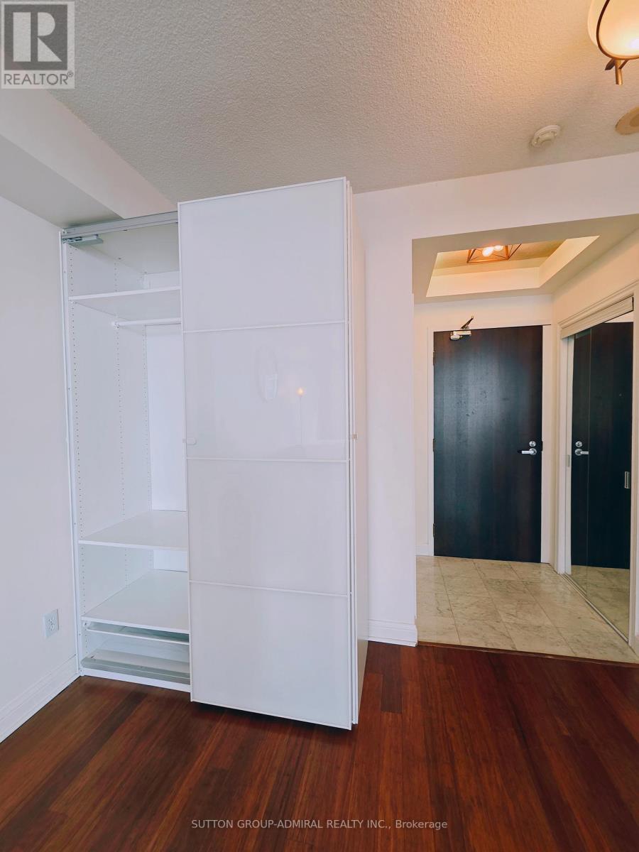 Ph101 - 101 Subway Crescent, Toronto, Ontario  M9B 6K4 - Photo 7 - W12830464