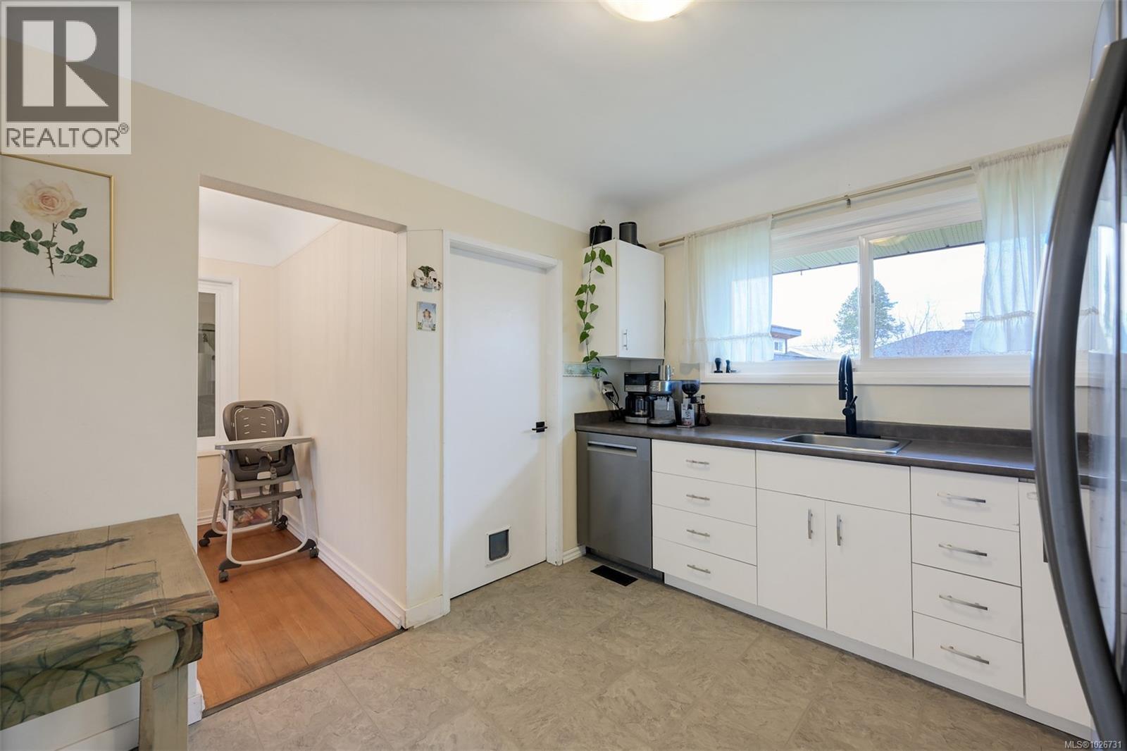 1680 Sheridan Ave, Saanich, British Columbia  V8P 3B3 - Photo 12 - 1026731