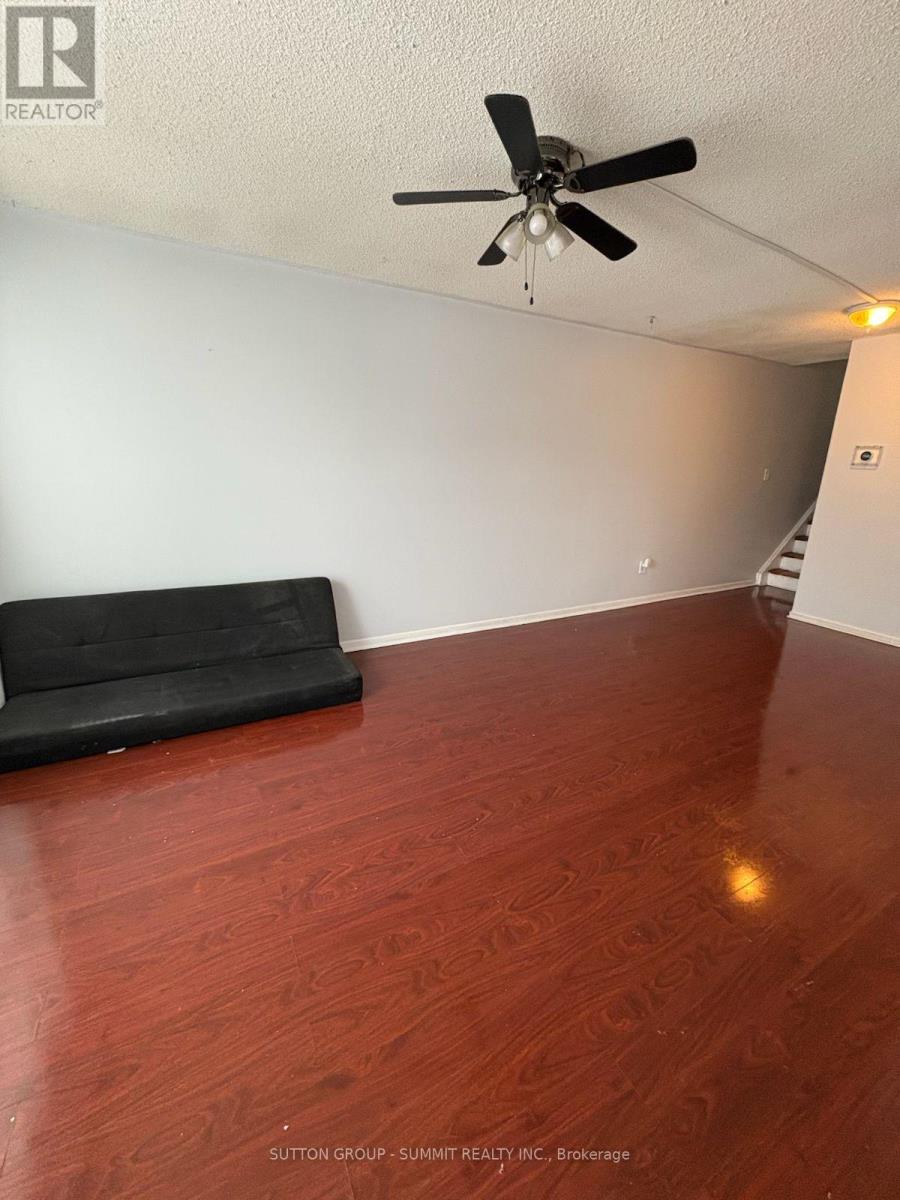 7465 Discus Crescent, Mississauga, Ontario  L4T 2V4 - Photo 4 - W12826300