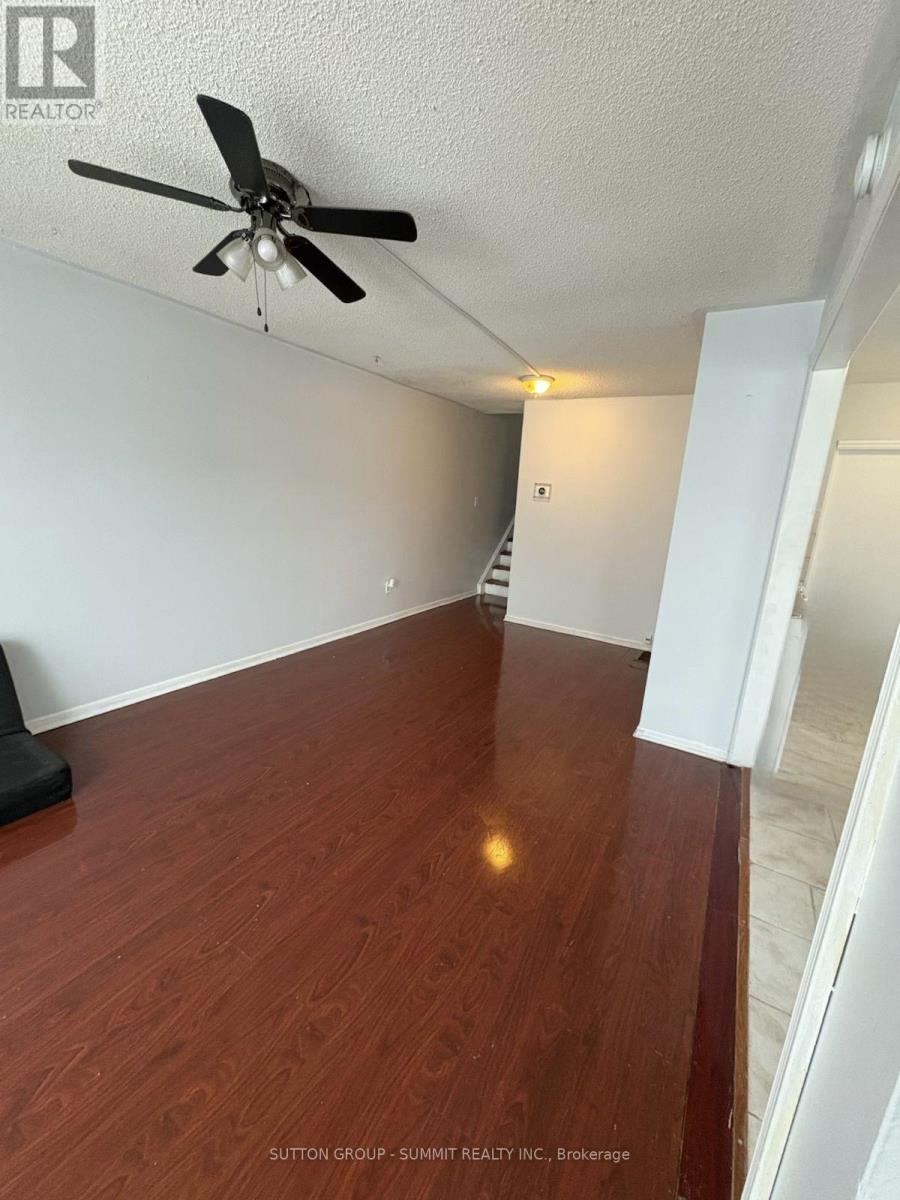 7465 Discus Crescent, Mississauga, Ontario  L4T 2V4 - Photo 2 - W12826300