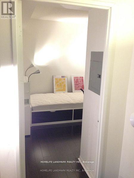 901 - 750 Bay Street, Toronto, Ontario  M5G 1N6 - Photo 8 - C12830484