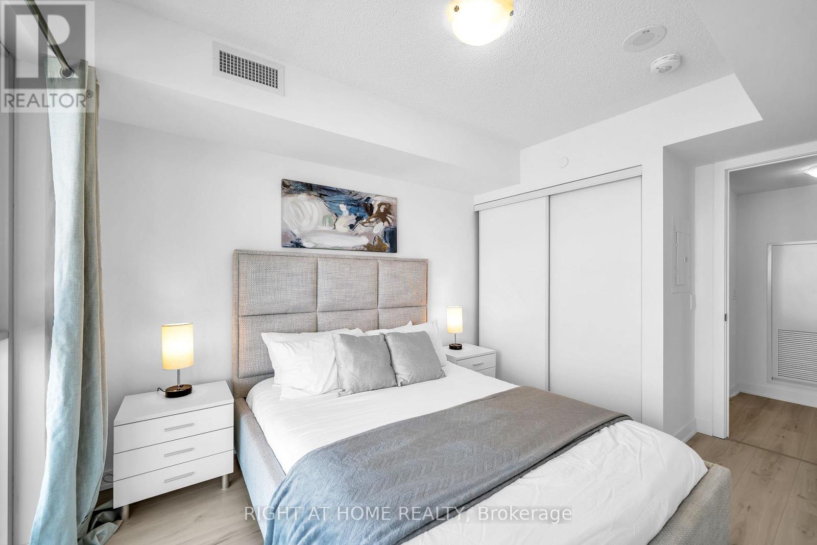 2204 - 1010 Sandy Beach Road, Pickering, Ontario  L1W 0C7 - Photo 5 - E12830480