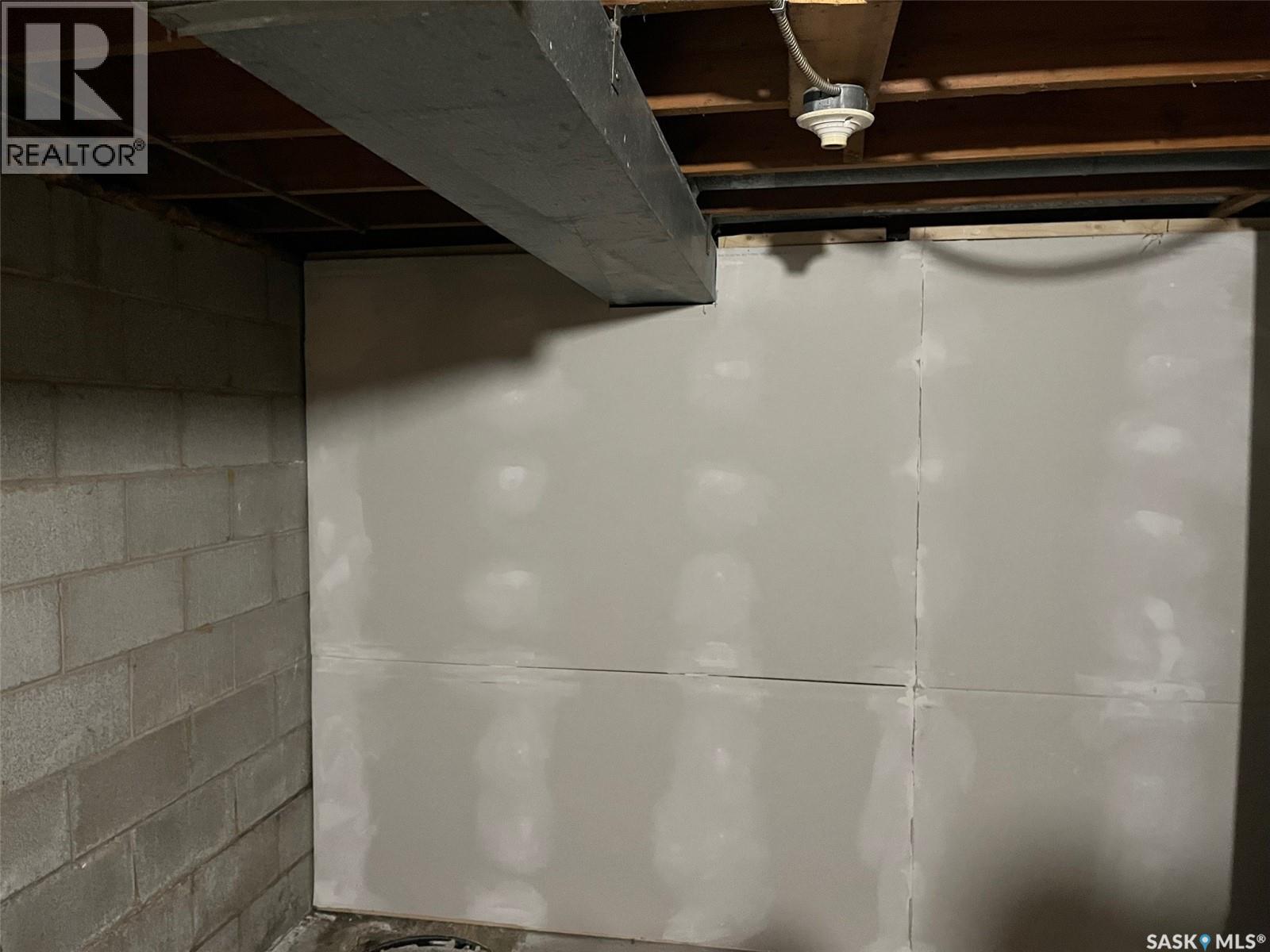 211 2nd Street E, Lafleche, Saskatchewan  S0H 2K0 - Photo 17 - SK025431