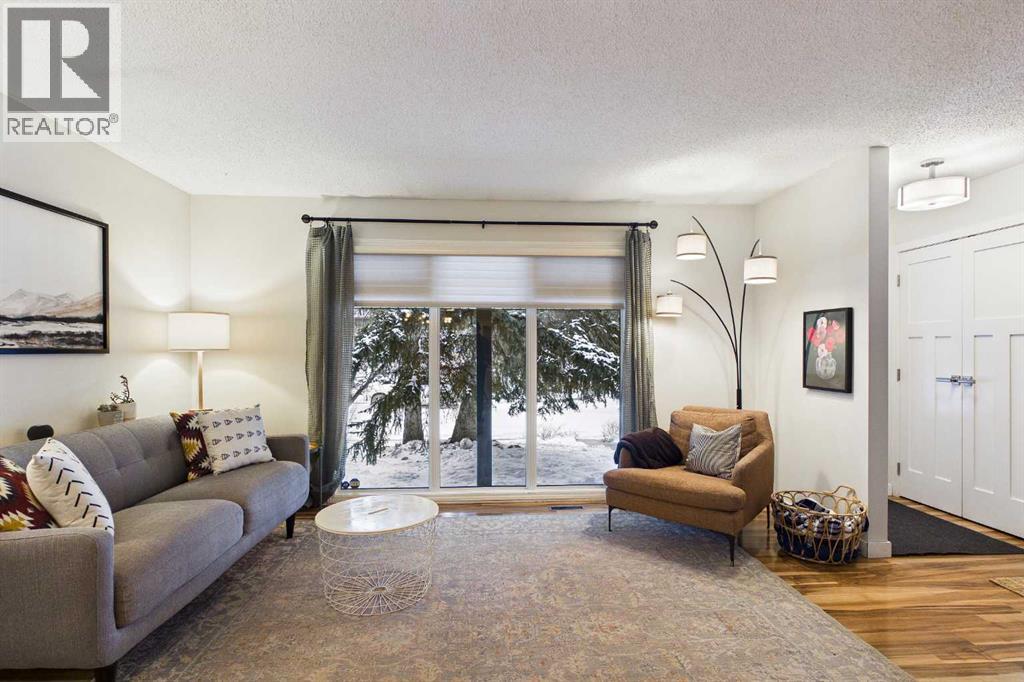 335 Huntridge Road Ne, Calgary, Alberta  T2K 4B8 - Photo 6 - A2288517